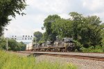 NS 4116 leads an eastbound container train thrugh CovePA